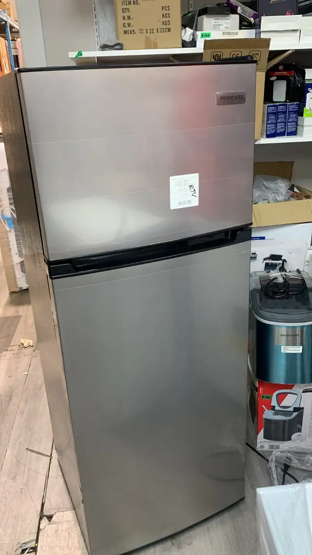 Frigidaire 7.5 Cu Ft Top-Freezer Fridge