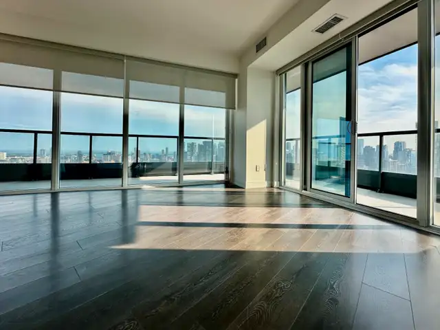 3 Bedroom 2 Bathroom Corner Unit – Stunning City View in Condos for Sale in City of Toronto - Image 22