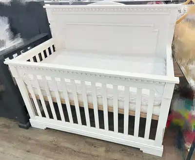 Natart Ithaca Crib Floormodel/PICK UP ONLY $840 (reg $1199), View more