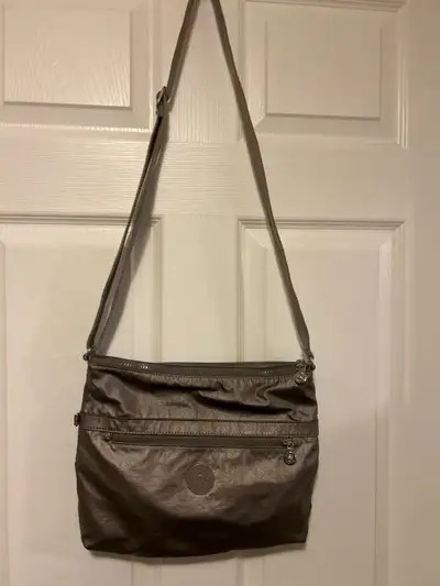 Kipling: sac à bandoulière gris argenté , View more