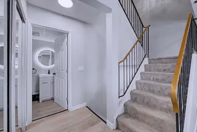 *****AUG 1st MOVE-IN 12 MONTH LEASE TERM***** Perched on the upper level of a well maintained townho...