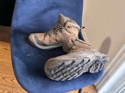 Hiking shoes, 9W,Keen Circadia boots , View more