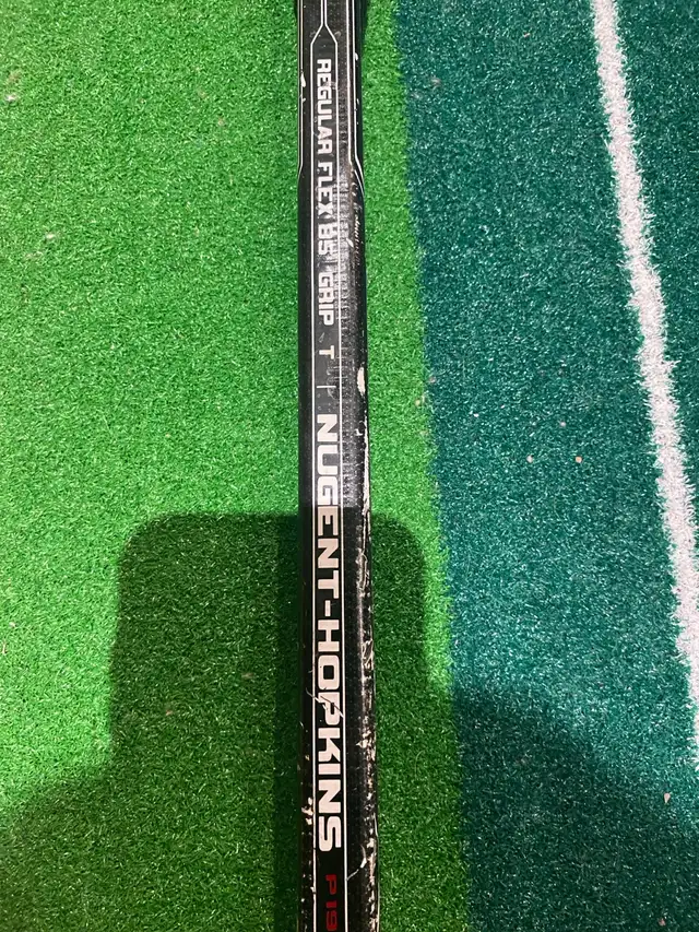 Left Handed Hockey stick CCM RBZ Custom 01 Nugent-Hopkins 64” in Hockey in Hamilton - Image 5