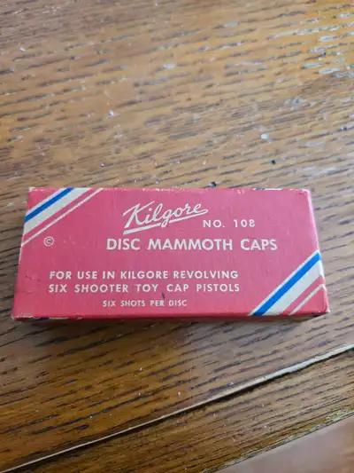 Vintage KILGORE 108 DISC MAMMOTH CAPS for toy cap pistols 50s / 60s.Tthese Caps are 60-70 years old...