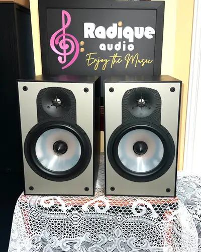 Paradigm Monitor 3 v3 Bookshelf Speakers – 8″ Woofer, Canada, View more