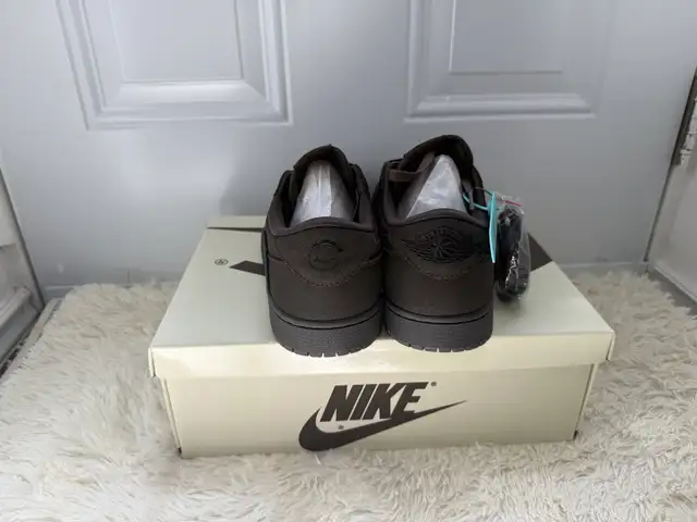 Jordan 1 Retro Low SP Travis Scott Velvet Brown in Men's Shoes in City of Toronto - Image 3