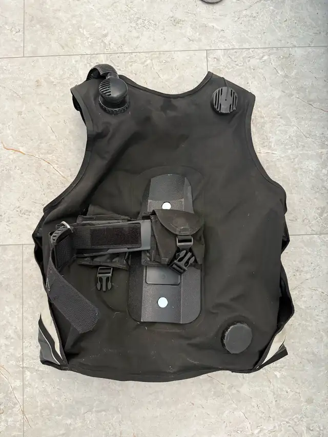 Seaquest Latitude XLT BCD with integrated weights (scuba diving) in Water Sports in Ottawa - Image 3