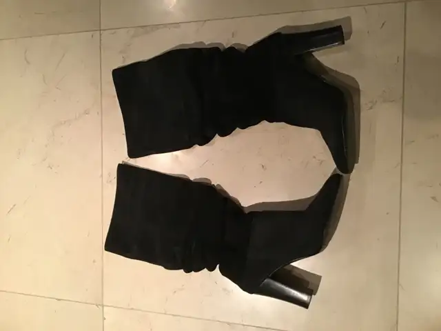 Women’s slouch knee-high suede boots  in Women's - Shoes in Markham / York Region - Image 4
