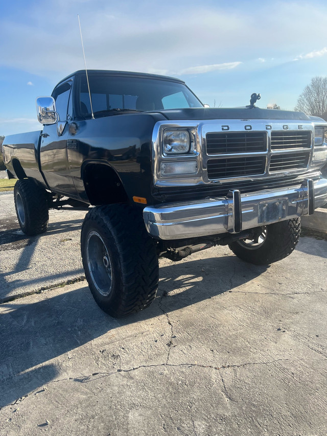 1991 dodge cummins in Cars & Trucks in Oshawa / Durham Region - Image 2