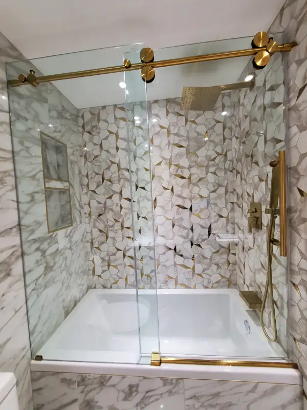 Installation portes de douche / Shower door installation in Windows, Doors & Trim in City of Montréal - Image 6