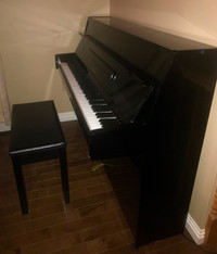 Yamaha apartment sized piano with bench
