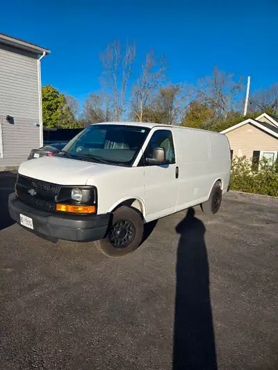 Great condition 2014 2500 Express, 110xxx kms. 4.8 liter engine. Power windows, cruise control, air...