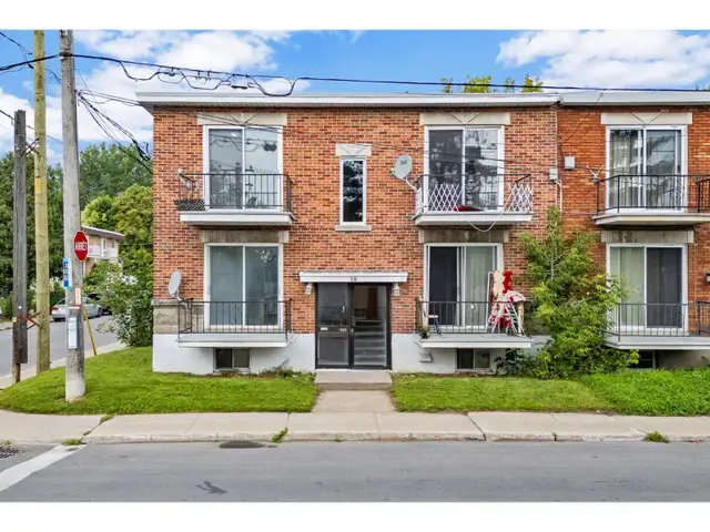 4 1/2 JUST RENOVATED. NEAR METRO CARTIER. CALM AREA.
