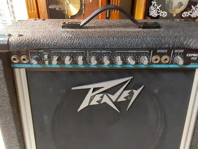 Guitar electr. HONDO ampli PEAVEY express case fil trepied propr in Guitars in Sherbrooke - Image 7