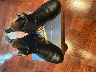 Blundstone Original ( Men - Size 7.5/8 -Black) - $80. in Men's Shoes in Mississauga / Peel Region - Image 5