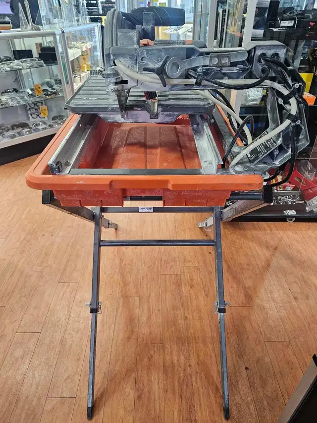 Ridgid R40311 7" Wet Tile Saw w/stand  in Power Tools in City of Toronto - Image 3