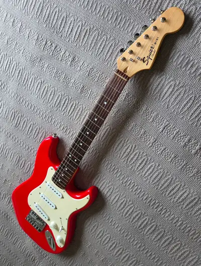 Fender Squier Mini Stratocaster (Dakota Red), View more