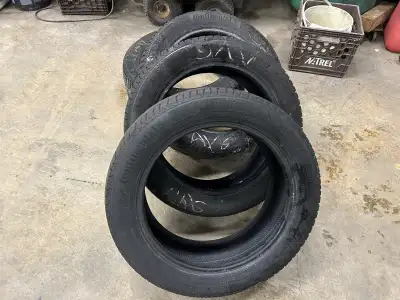 Continental viking contact 205/55R17 8/32 Vente rapide 150$ Non négociable