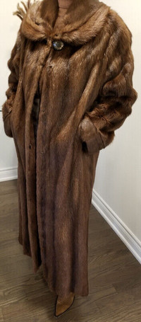 Mink Fur Coat (Very Long), 100 % Real Mink