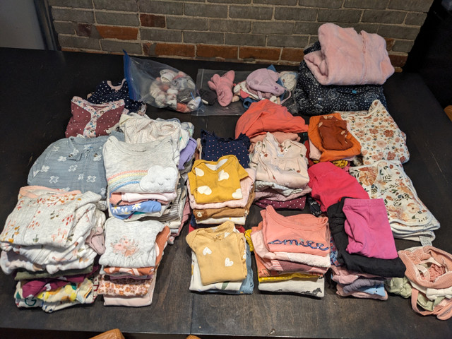 Lot de vêtements bébé fille 0 à 6 mois (140+ morceaux) dans Vêtements - 0 à 3 mois  à Ville de Montréal