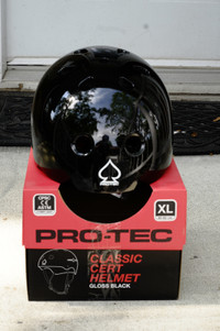 Pro-Tec Classic Cert Gloss Black / Noir Spade Helmet / Casque