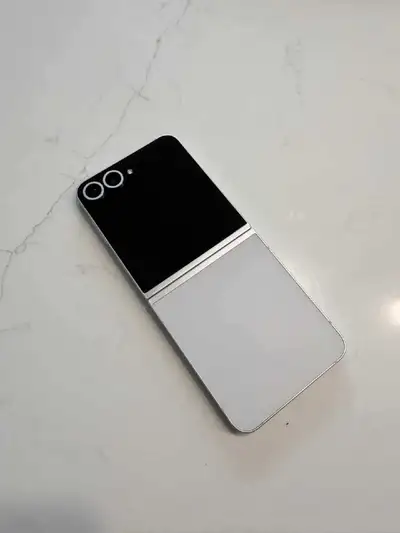 Samsung Zflip 6 (white), View more