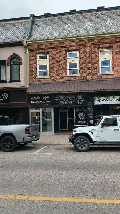 Bachelor Apartment Available Downtown Strathroy