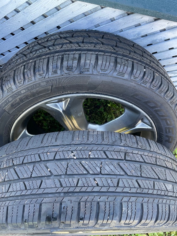 19 inch aluminum rims, with tires. 600 for a Dodge Journey. Tires