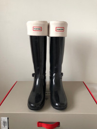 Hunter Black Original Tall Gloss Rain/Winter Boots - Women’s Siz