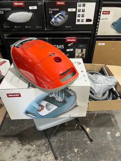 The Miele Guard M1 Canister Vacuum Cleaner delivers deep, effective cleaning across multiple surface...
