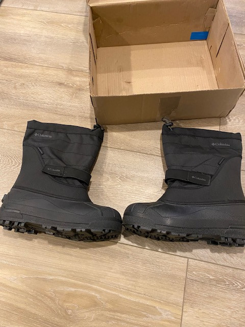 New Columbia Youth Powderbug Plus II Winter Boots - Size 6 in Kids & Youth in London
