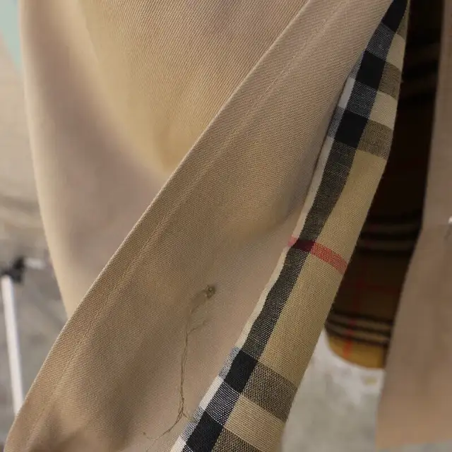 Burberrys Mens Trench Coat Beige Size Small in Men's in City of Toronto - Image 11