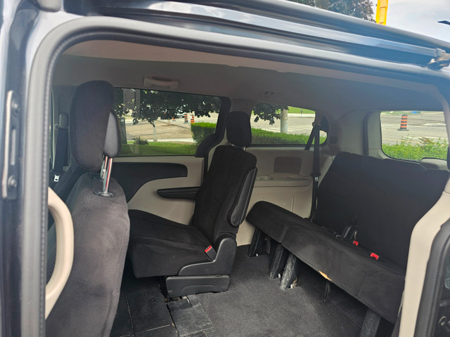 2013 dodge grand caravan low km in Cars & Trucks in Hamilton - Image 4