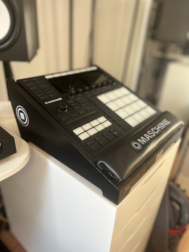 Maschine Mk3 Custom Stand (Riser) Équipement pour DJ et sonorisation