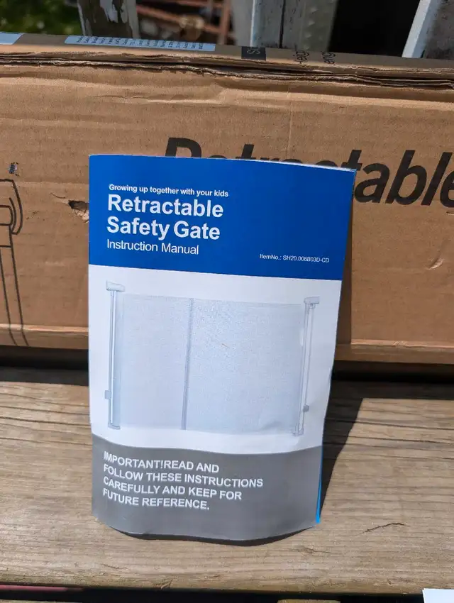 Extra wide retractable baby gate in Gates, Monitors & Safety in Moncton - Image 4