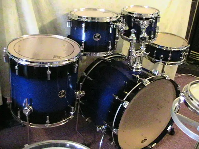 SONOR Pro Series Drums 5Pce.."HIGH GRADE PURE CANADIAN MAPLE" in Drums & Percussion in Windsor Region - Image 2
