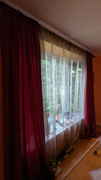 Window curtains + rail