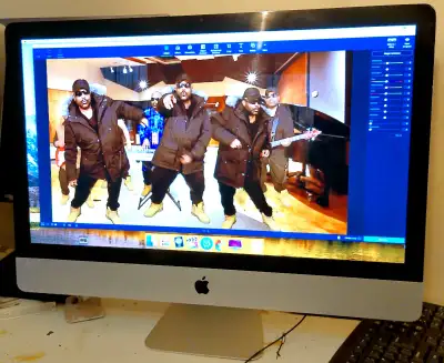 2011 iMAC 21 Inch Refurbished & Repurposed For Content Creators. Upgraded To High Sierra OS, 12 Gig...