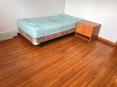 Room for Rent in Highland Park NW. Shared with other tenants