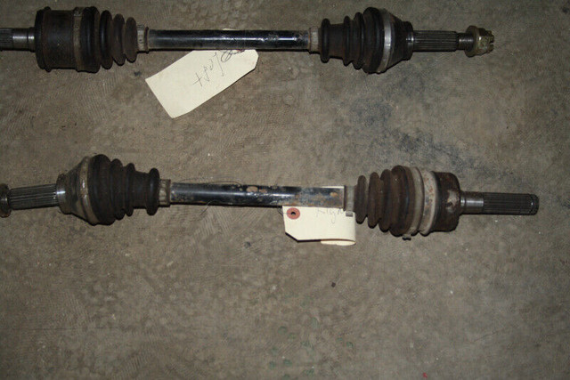 02 2002 Can-Am Traxter 500 XT front CV axle shaft in ATV Parts, Trailers & Accessories in Mississauga / Peel Region - Image 2