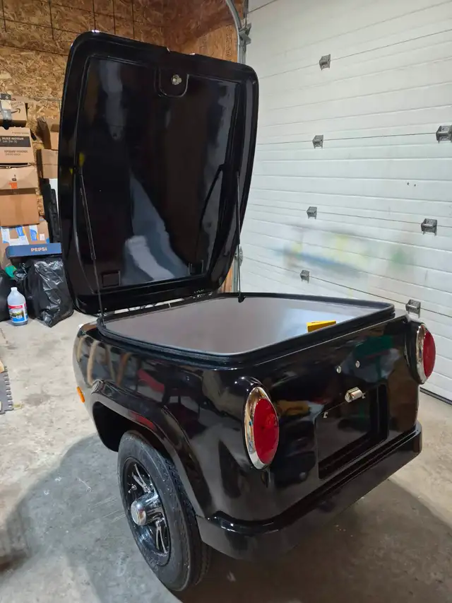 New FreeRider Fiberglass Motorcycle Trailer, Easy Pull in Cargo & Utility Trailers in Kitchener / Waterloo - Image 2