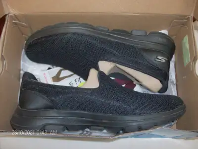 Skechers Women's Go Walk 5-15901 Slip-On sz 10.5., View more