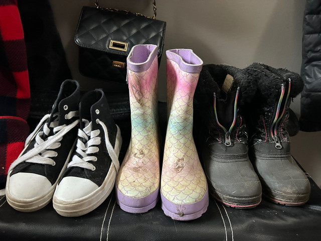 Girls shoes  in Kids & Youth in Strathcona County
