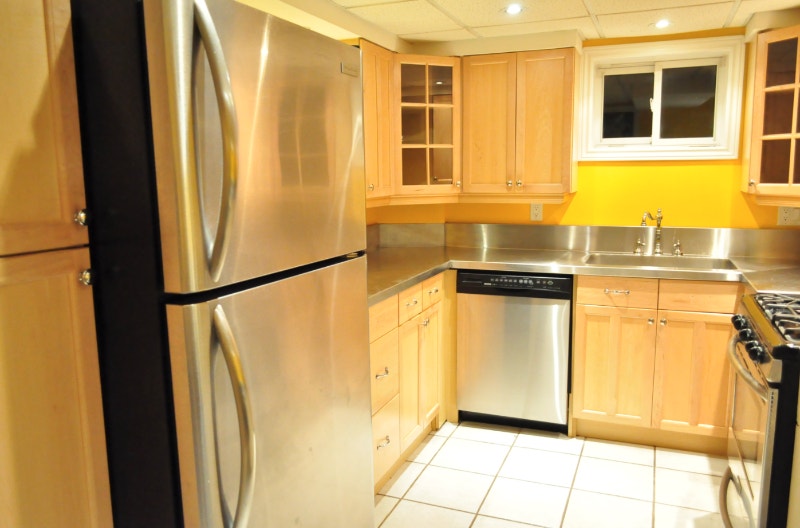 Yonge & 16th, 2 bedroom basement apartment for rent Long Term Rentals