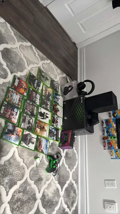 Tres propre tout Xbox series x 1 tb tout les jeux fonctionnent , 550$ pour tout