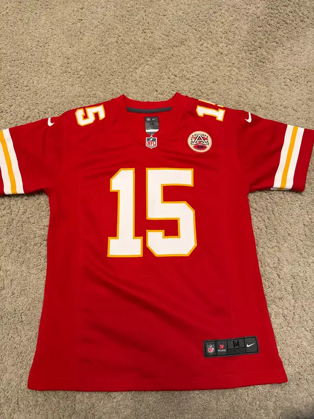 NFL Kansas City Chiefs Mahomes Youth Jerseys in Other in Edmonton - Image 5