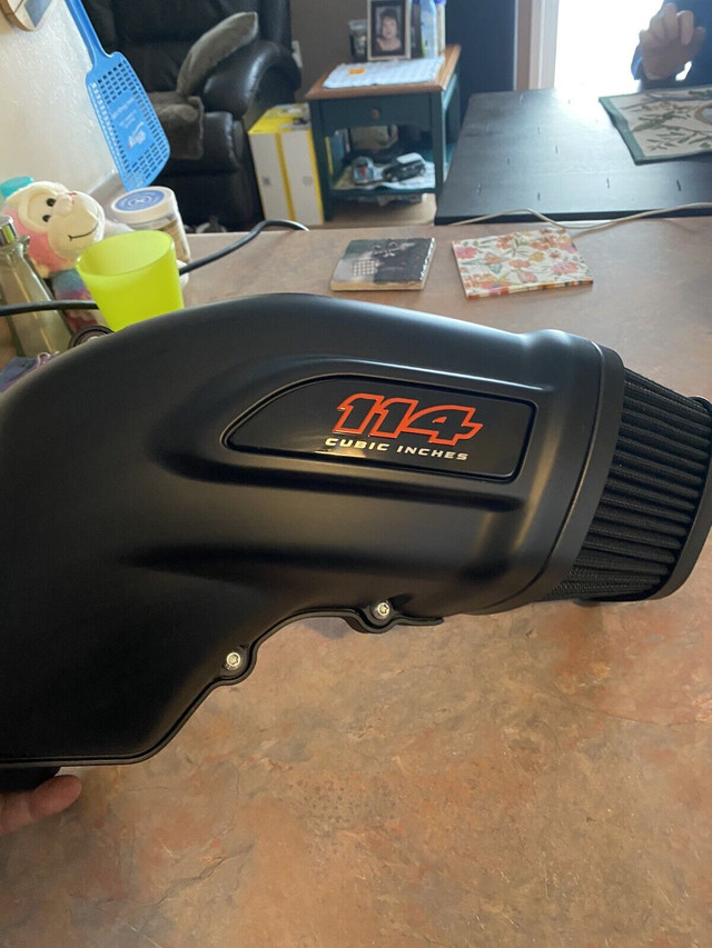 Re2019 Harley Davidson FXDR   OEM air intake in Motorcycle Parts & Accessories in Barrie - Image 2