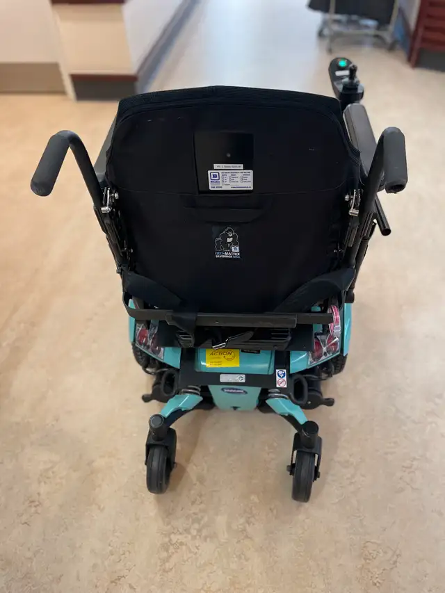 Invacare, TD X2  Power Wheelchair for sale in Other in City of Toronto - Image 6