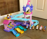 Château magique des Princesses Disney 2 jeux combinés 20 mcx 45$
