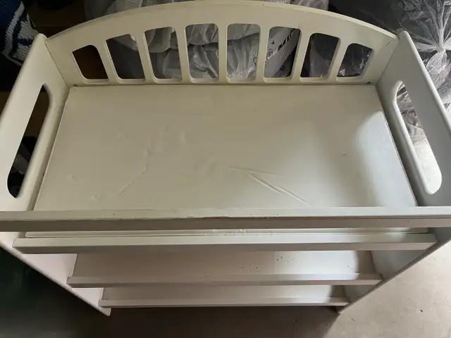 Diaper changing station in Bathing & Changing in Edmonton - Image 3